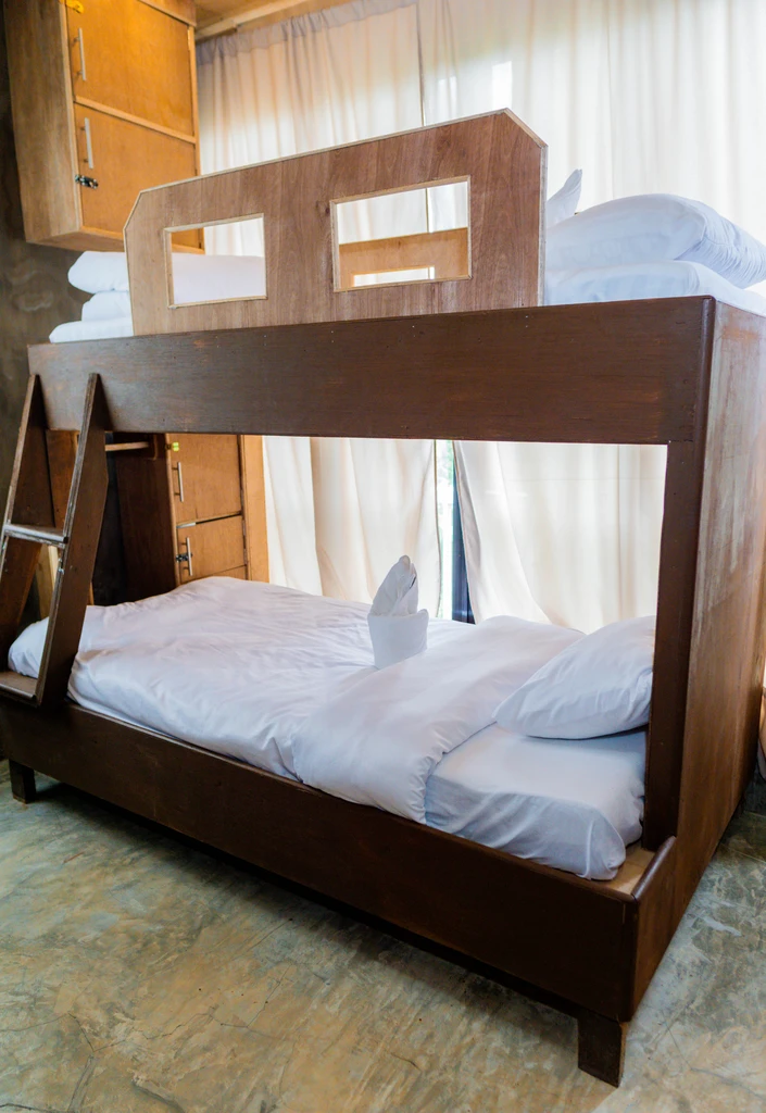 Family Room 8 photo 04.webp