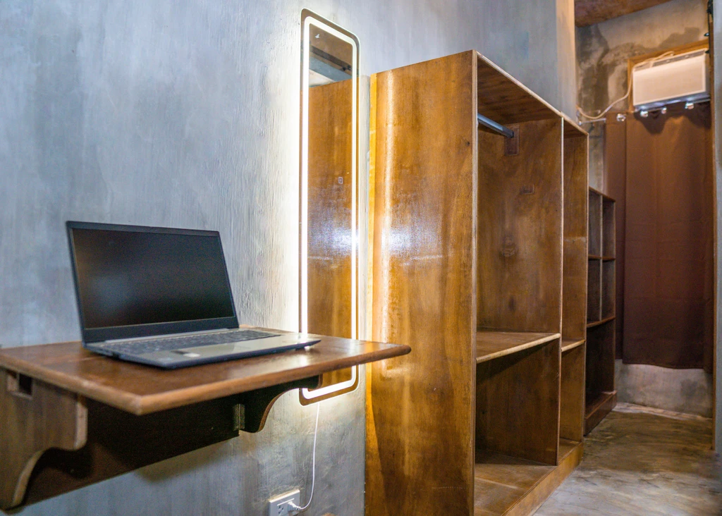 Quad Room photo 02.webp
